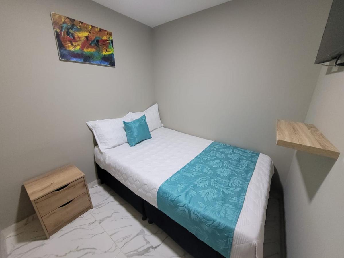 Hotel Luxem Bogota Bagian luar foto