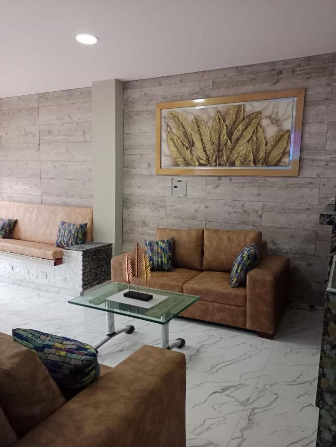 Hotel Luxem Bogota Bagian luar foto