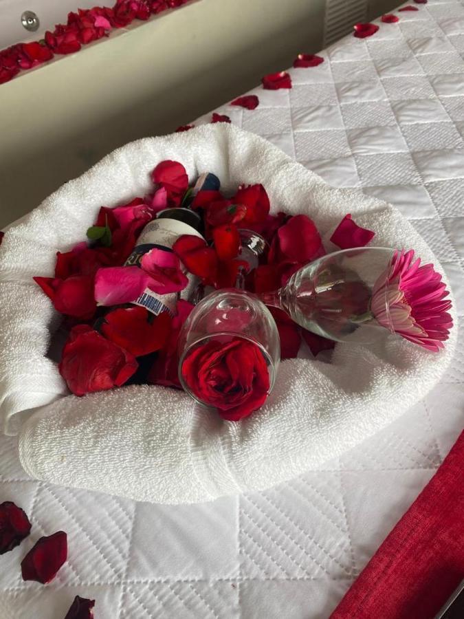 Hotel Luxem Bogota Bagian luar foto