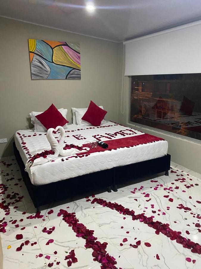 Hotel Luxem Bogota Bagian luar foto