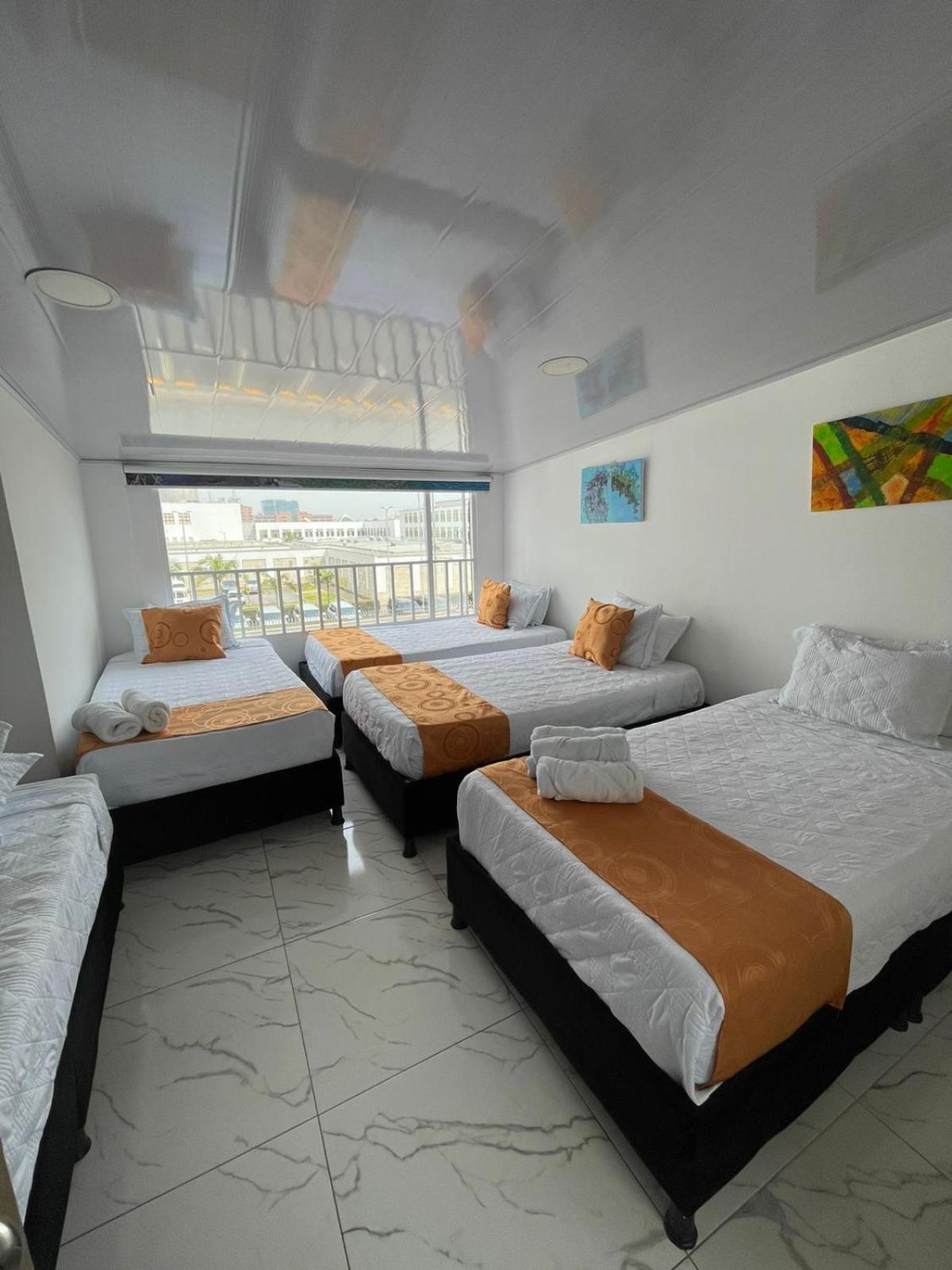 Hotel Luxem Bogota Bagian luar foto