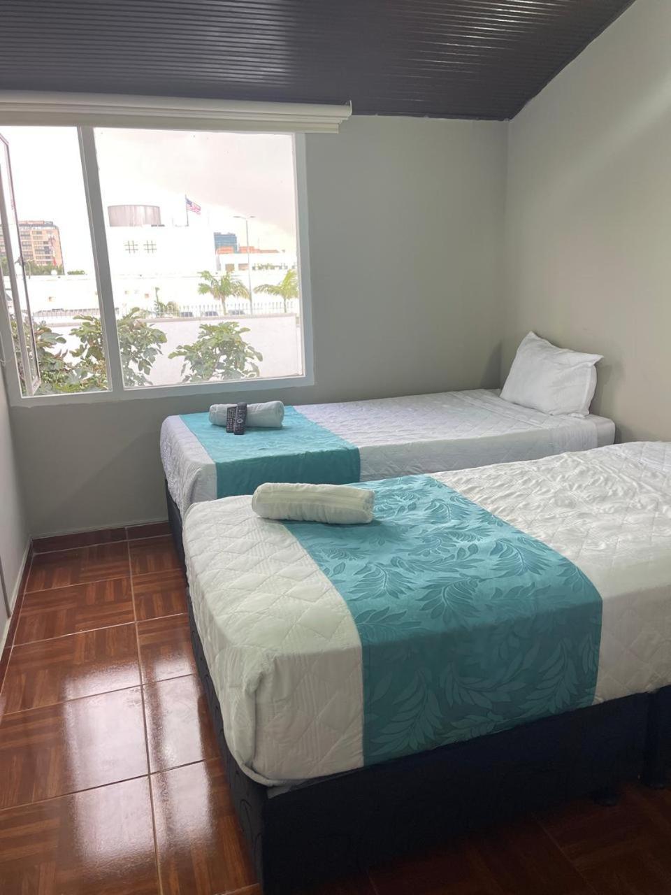 Hotel Luxem Bogota Bagian luar foto