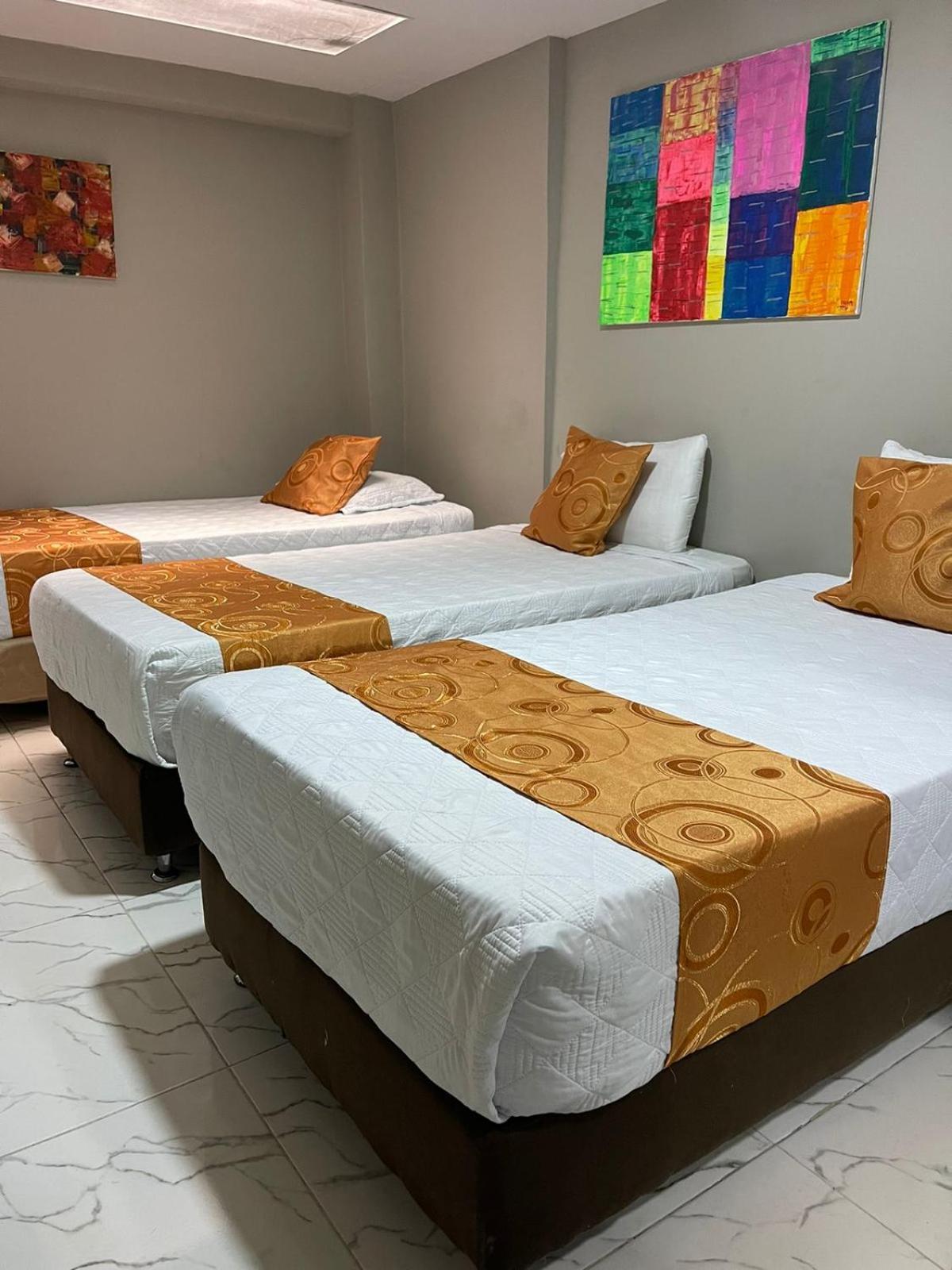 Hotel Luxem Bogota Bagian luar foto